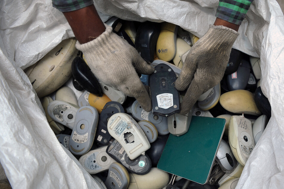 The world produced a record amount of e-waste in 2022 with 62 million tons.