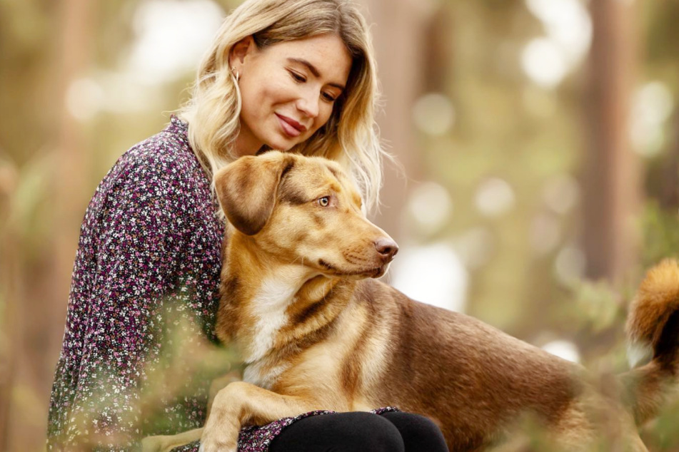 Stella Soares wünscht sich einen respektvollen Umgang mit Hunden: Nicht nur beim Besuch des Weihnachtsmarktes sollte man sich überlegen, ob es nicht gerade zu viel des Guten ist.