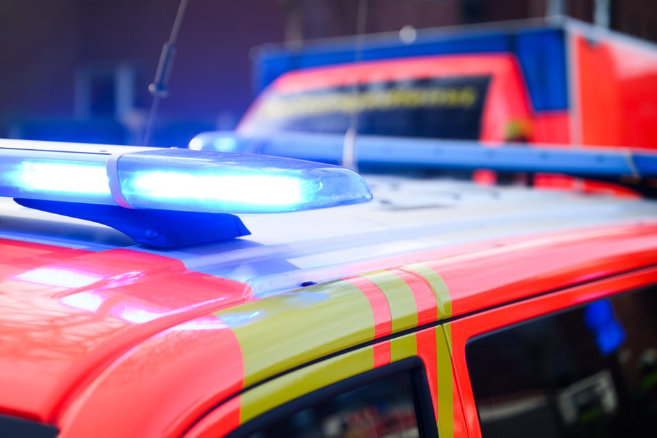 Die Patientin im Rettungswagen musste auf ein neues Einsatzfahrzeug warten. (Symbolbild)