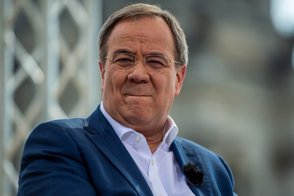In seinem Buch "Die Aufsteigerrepublik. Zuwanderung als Chance" hat Unions-Kanzlerkandidat Armin Laschet (60, CDU) Fehler eingeräumt.