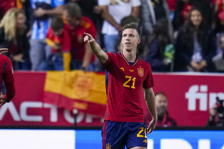 Seine bei der spanischen Nationalmannschaft erlittene Verletzung zwingt Dani Olmo (25) nur zu ein paar Tagen Pause.