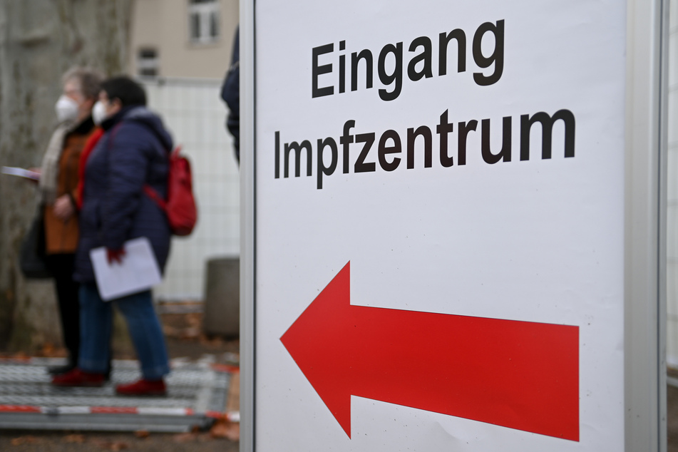 Am Montag haben die ersten Imfzentren in Sachsen-Anhalt ihren Betrieb aufgenommen. Der Start lief größtenteils ohne Zwischenfälle ab.