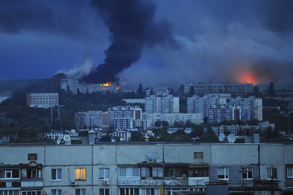 Erneut überzieht das russische Militär die Ukraine in der Nacht mit Drohnenangriffen.