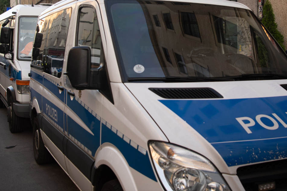 In Berlin, Sachsen und Sachsen-Anhalt durchsuchten Fahnder am Mittwoch mehrere Objekte. Es geht um Millionen-Betrug mit Corona-Tests.