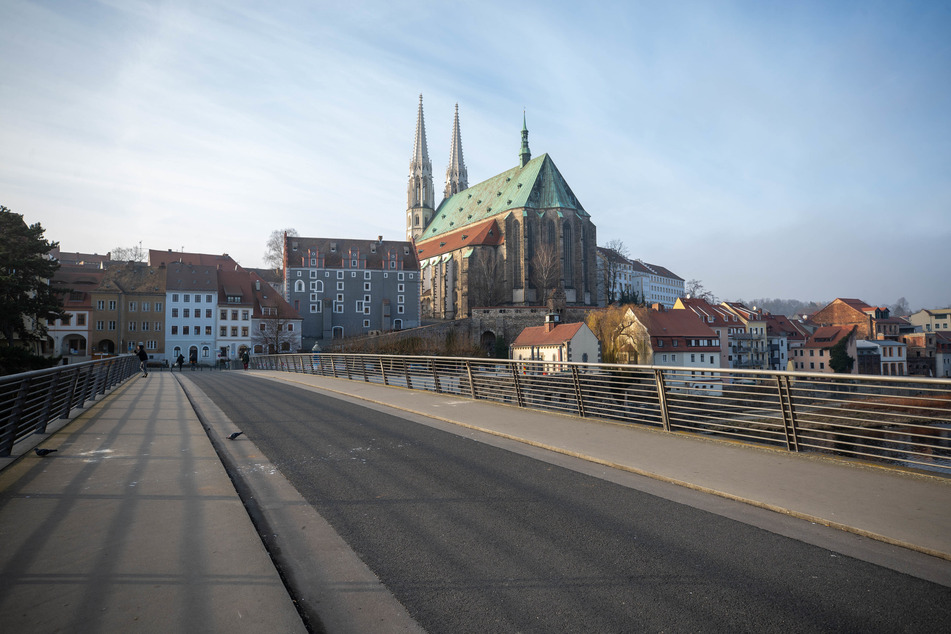 Das wohl älteste Ehepaar Sachsens wohnt in Görlitz an der Neiße - Blick auf Peterskirche und Altstadtbrücke.