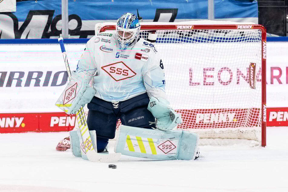 Eislöwen-Goalie Janick Schwendener hielt wieder saustark, aber leider keinen Sieg fest.