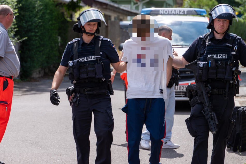 Der junge Mann wurde vorläufig festgenommen.