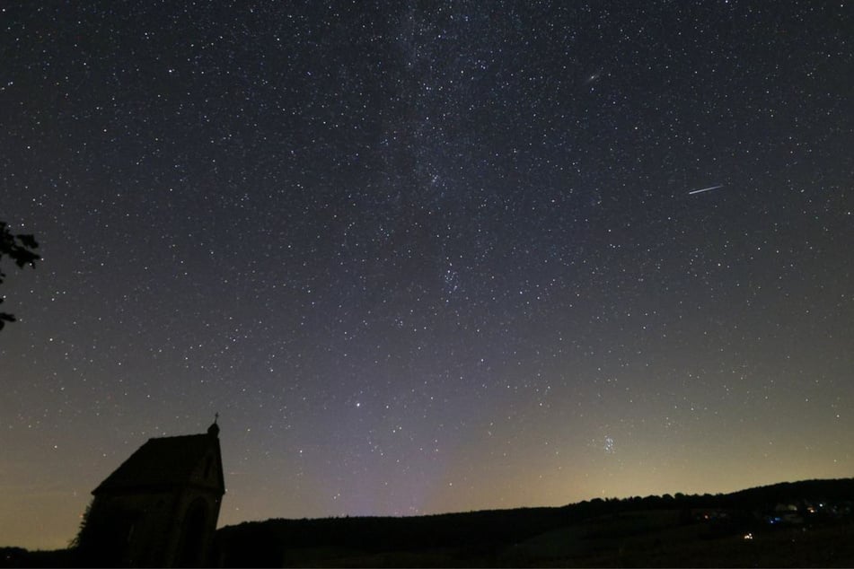 Sternschnuppen: Sternschnuppen schauen im Südwesten: Hier lohnt sich der Blick nach oben!