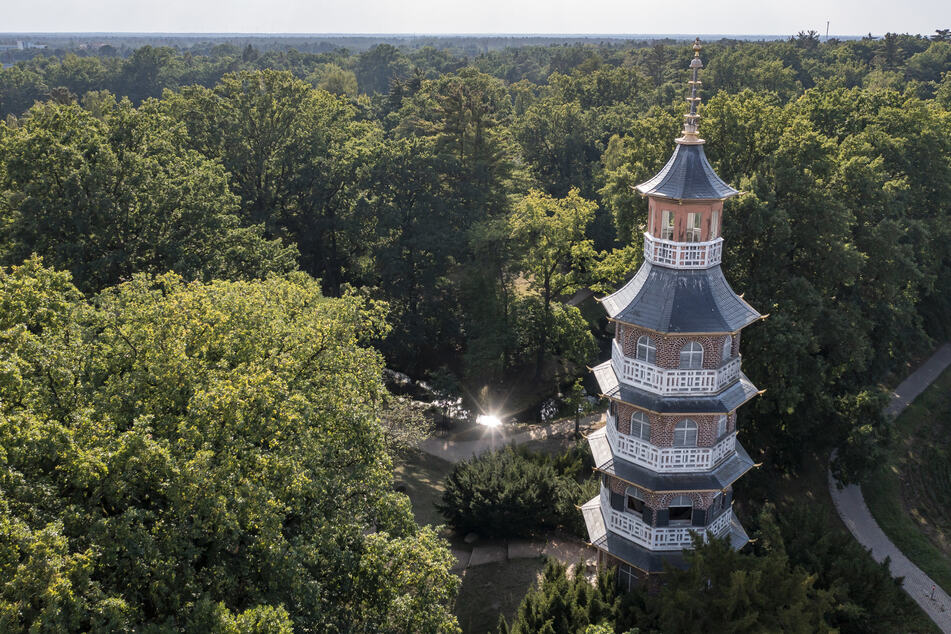 Die Pagode im Englisch-chinesischen Garten im Schlosspark Oranienbaum. Als einer von mehr als 5000 Orten in Deutschland macht auch das Gartenreich Dessau-Wörlitz am Tag des offenen Denkmals mit.
