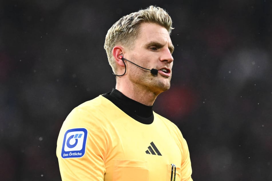 Hätte der VAR-Schiedsrichter Timo Gerach (39) eigentlich zweimal korrigieren müssen?