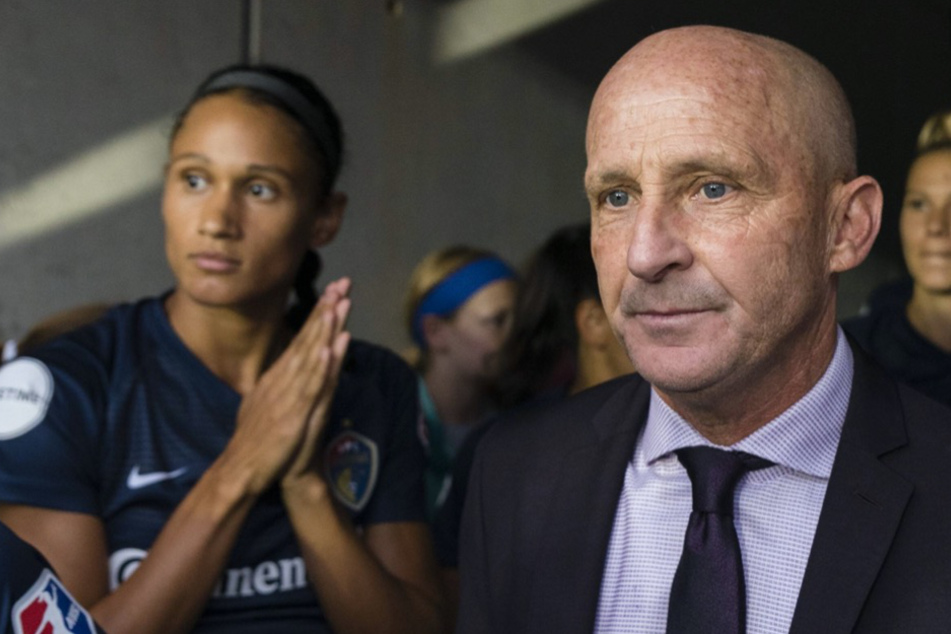 Wegen sexueller Belästigung: Fußballverein entlässt Trainer