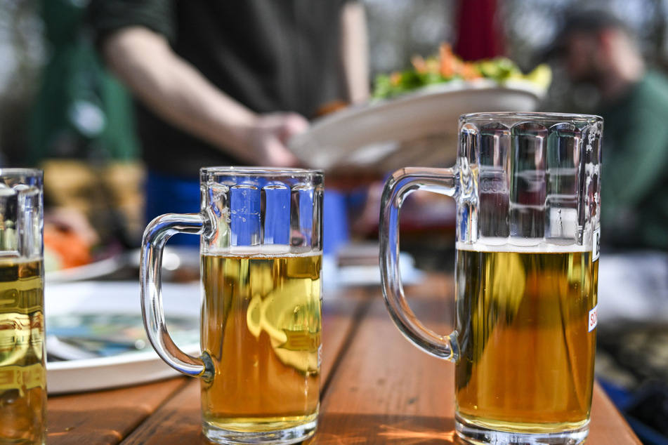 Der Besuch im Biergarten wird in Thüringen dieses Jahr kostenintensiver als die Jahre zuvor. (Symbolfoto)
