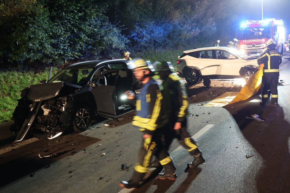 Acht teils schwer Verletzte bei Horror-Crash auf der A96: Drei Autos krachen zusammen