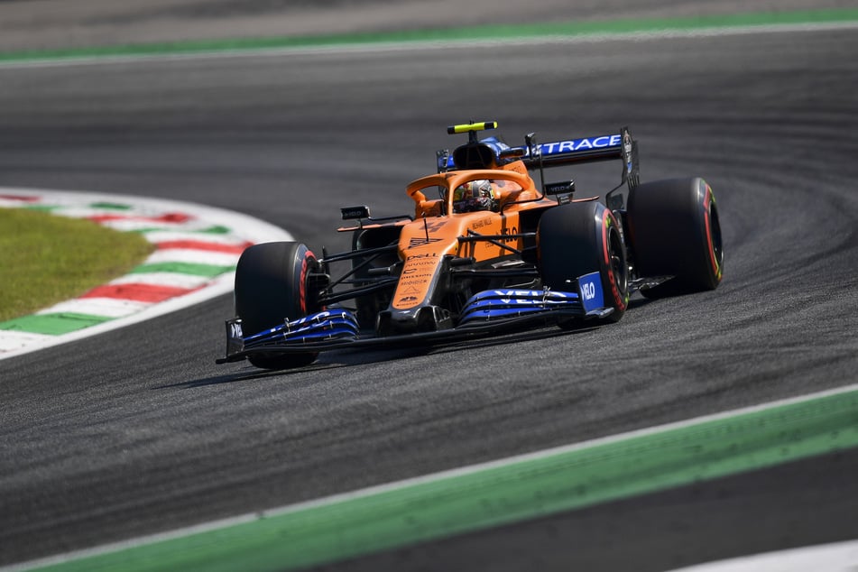 Monza: Motorsport: Formel-1-Weltmeisterschaft, Grand Prix von Italien, 2. Freies Training: Lando Norris aus Großbritannien vom Team McLaren Racing fährt über die Rennstrecke. Der Große Preis von Italien findet am 6. September 2020 statt.