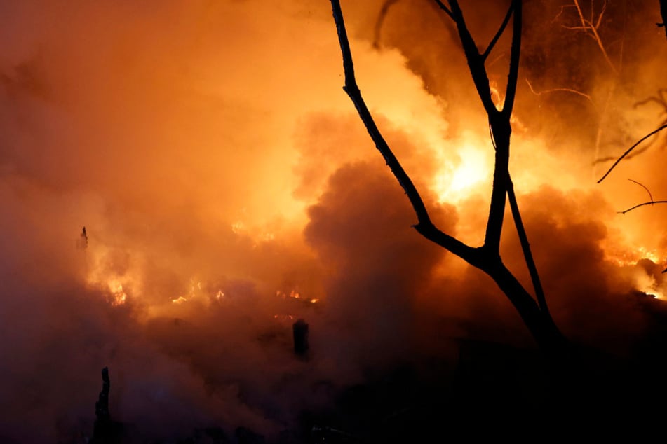 Große Flammen in der Altchemnitzer Straße.