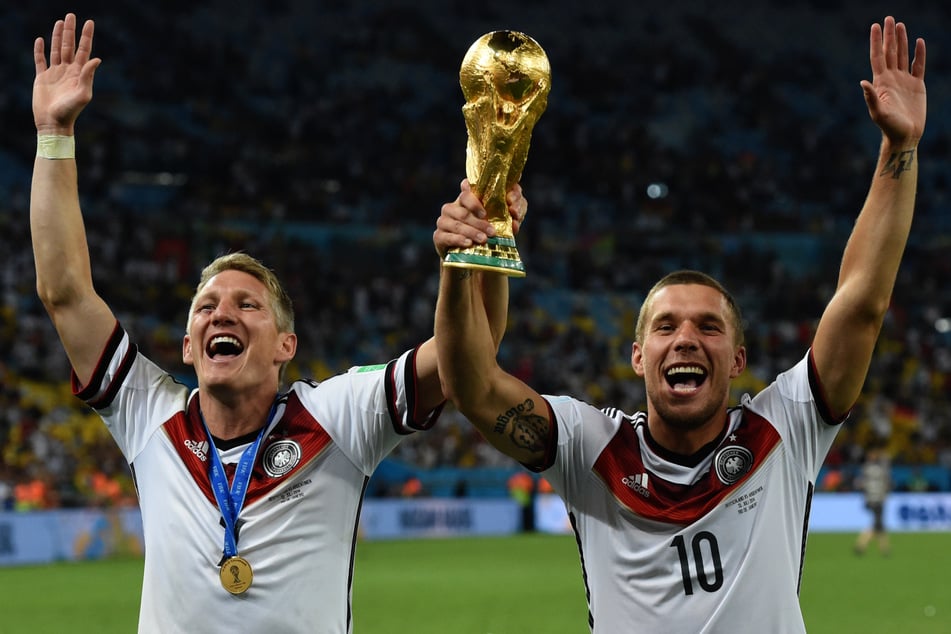 An der Seite von Kumpel Bastian Schweinsteiger (41) feierte Podolski bei der WM in Brasilien den größten Triumph seiner langen Karriere.