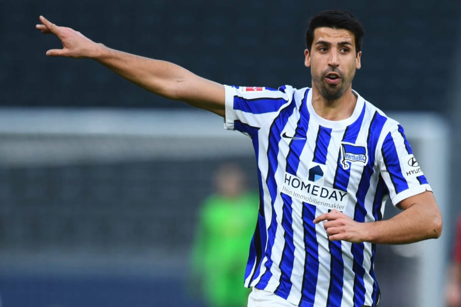 Sami Khedira (33) will schnellstmöglich wieder den Ton im Mittelfeld von Hertha BSC angeben, doch sein Coach Pal Dardai warnt vor einem übereilten Comeback.