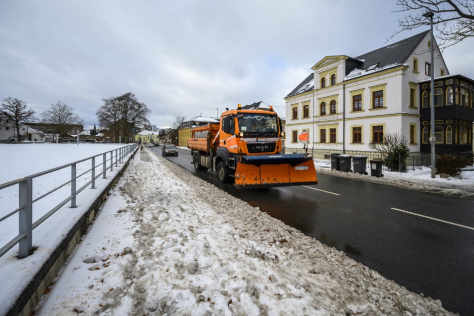 Viel zu tun: Der Winterdienst muss rund 1300 Kilometer Strecke in Chemnitz frei halten.