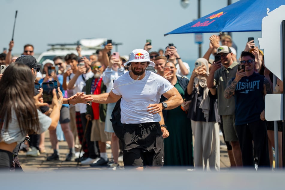 Auf seinem Weg vom niedrigsten Punkt der USA bis nach Los Angeles musste Extremsportler Arda Saatçi (28) mehr als 5800 Höhenmeter bewältigen.