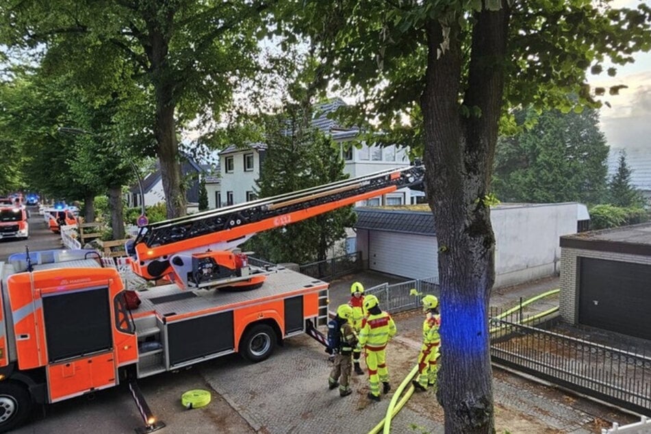 Insgesamt befanden sich 45 Einsatzkräfte mit 15 Fahrzeugen im Einsatz.