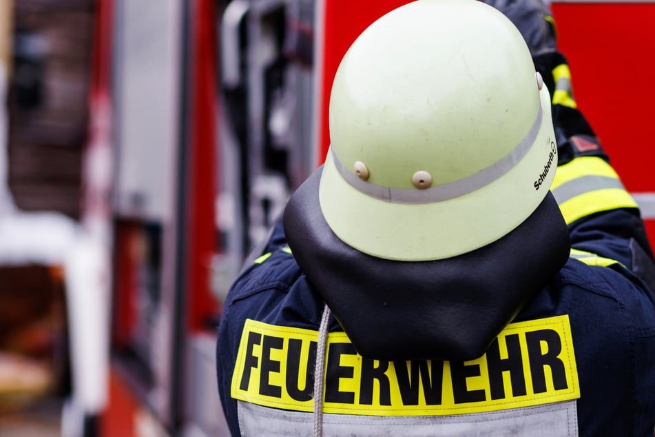 Die Feuerwehr war im Einsatz, um die Unwetterschäden zu beseitigen. (Symbolbild)