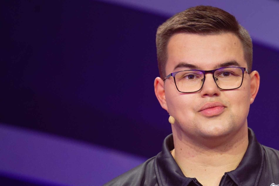 Bewegender Hintergrund: Deswegen benutzt Darts-WM-Finalist nicht seinen echten Namen