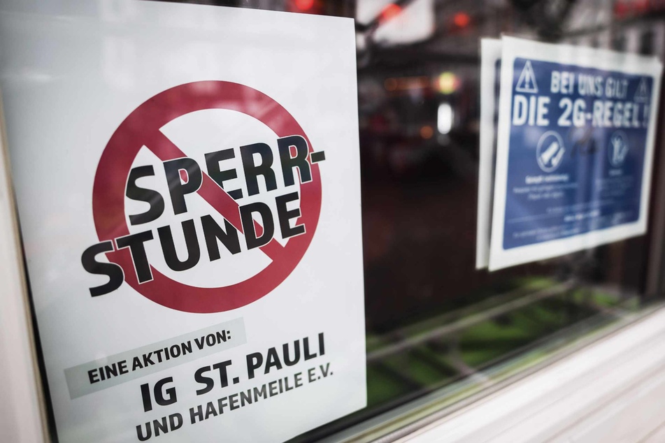 Der Hamburger Senat will die corona-bedingte Sperrstunde abschaffen.