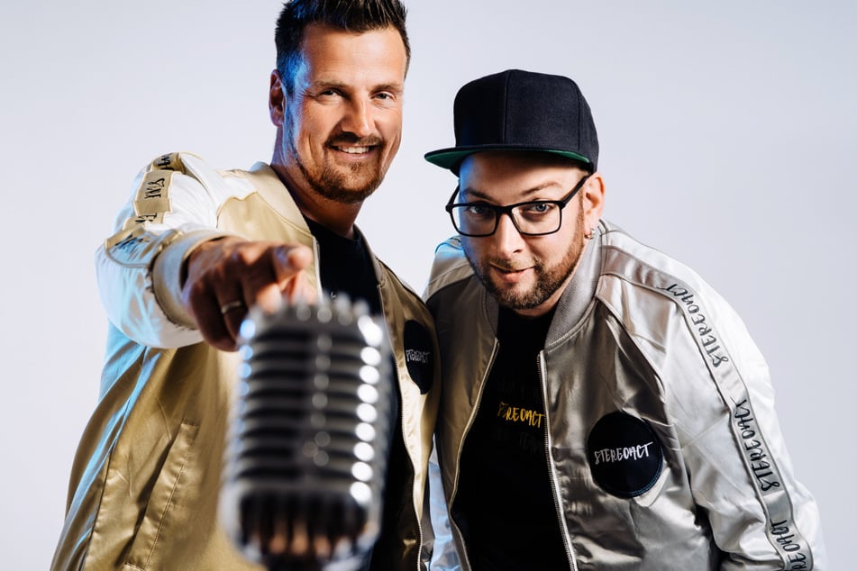 Das DJ-Duo Stereoact legt am 15. August auf dem Theaterplatz auf.