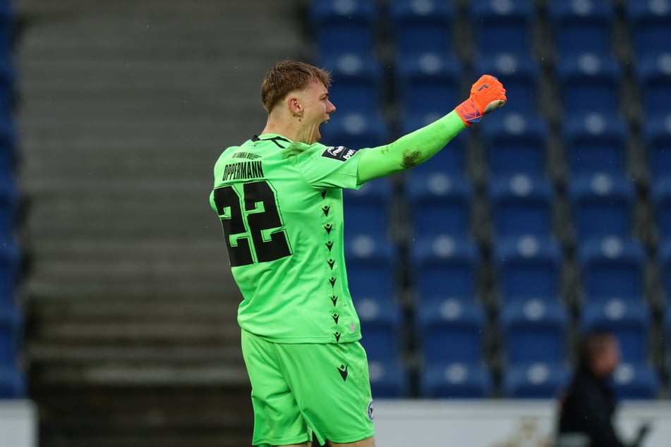 Torwart Leo Oppermann (22) wechselt nach seiner Leihe fest zu Arminia Bielefeld.