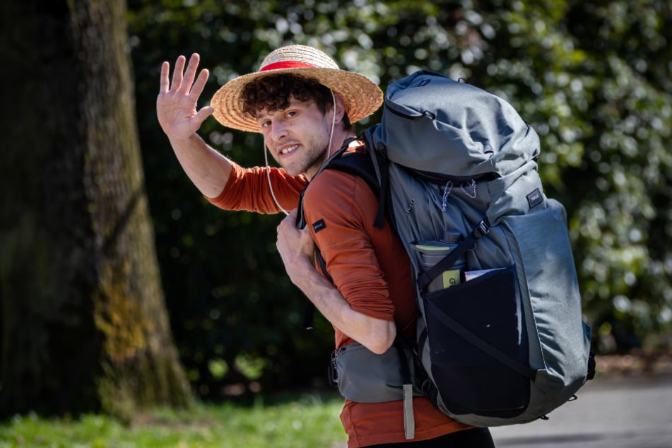 Johannes Riethausen (33) wollte nach Athen - ein Kätzchen hielt ihn jedoch auf.