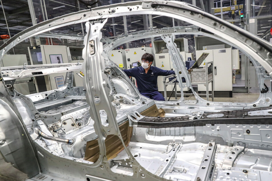 Die Autoproduktion ist am weltweit größten BMW-Standort Shenyang in China wieder angelaufen.