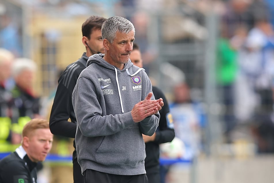 FCE-Trainer Jens Härtel will den Pokal nach Aue holen.