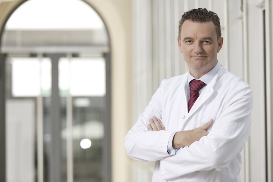 Clemens Wendtner (56), der Chefarzt der Infektiologie an der München Klinik Schwabing, setzt sich für eine Impfpflicht ein.