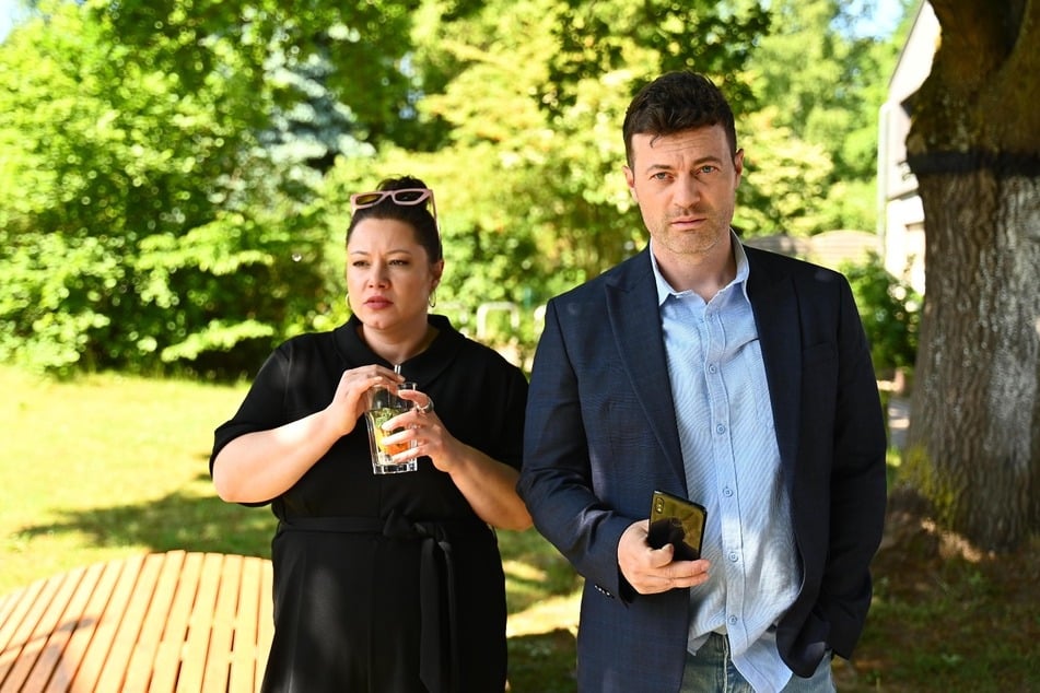 Ben Steinkamp (Jörg Rhode, 41) mit Schwester Vanessa (Julia Augustin, 38).