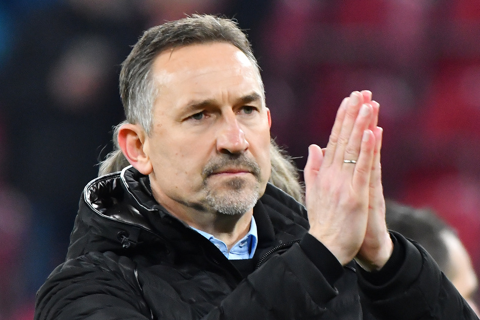 Beierlorzer kennt sich in Leipzig sehr gut aus, war von 2014 bis 2017 bei den Bullen angestellt. Folgt nun die Rückkehr an die alte Wirkungsstätte?