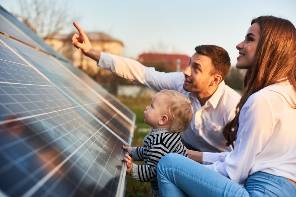 Immer mehr Familien setzen privat auf Solar. Zum Jahresende waren auf Chemnitzer Dächern 2282 Anlagen in Betrieb.