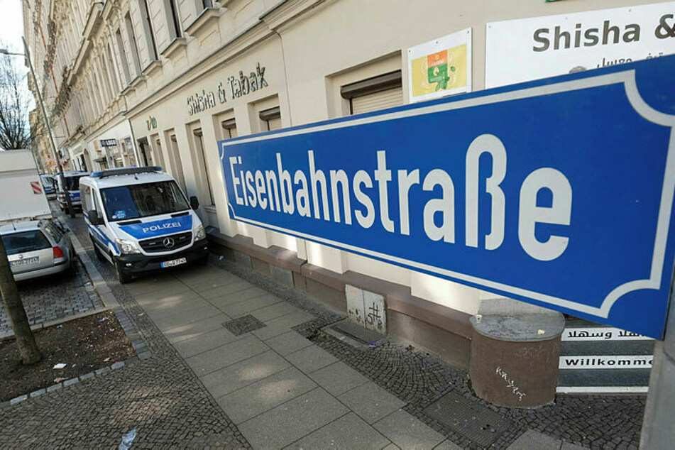 In der Eisenbahnstraße wurde übers Wochenende ein Geschäft beschmiert. (Archivbild)