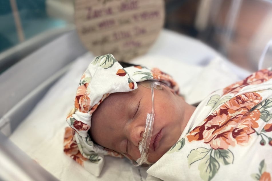 Unmittelbar nach der Geburt musste das kleine Mädchen viel Zeit im Krankenhaus verbringen.