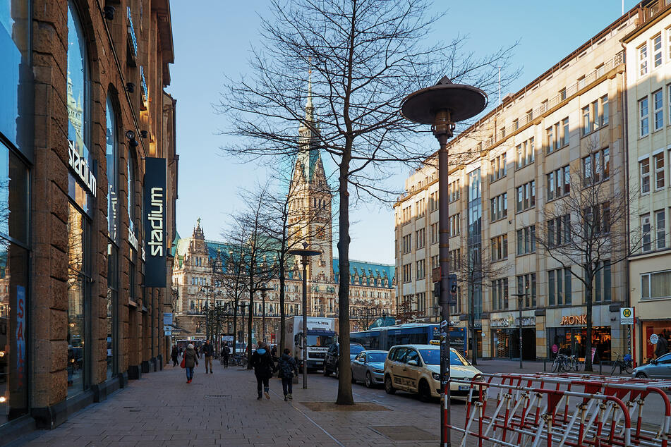 Blick auf die Mönckebergstraße. Das City-Management möchte mit der Aktion ein Highlight mit großer Strahlkraft realisieren.