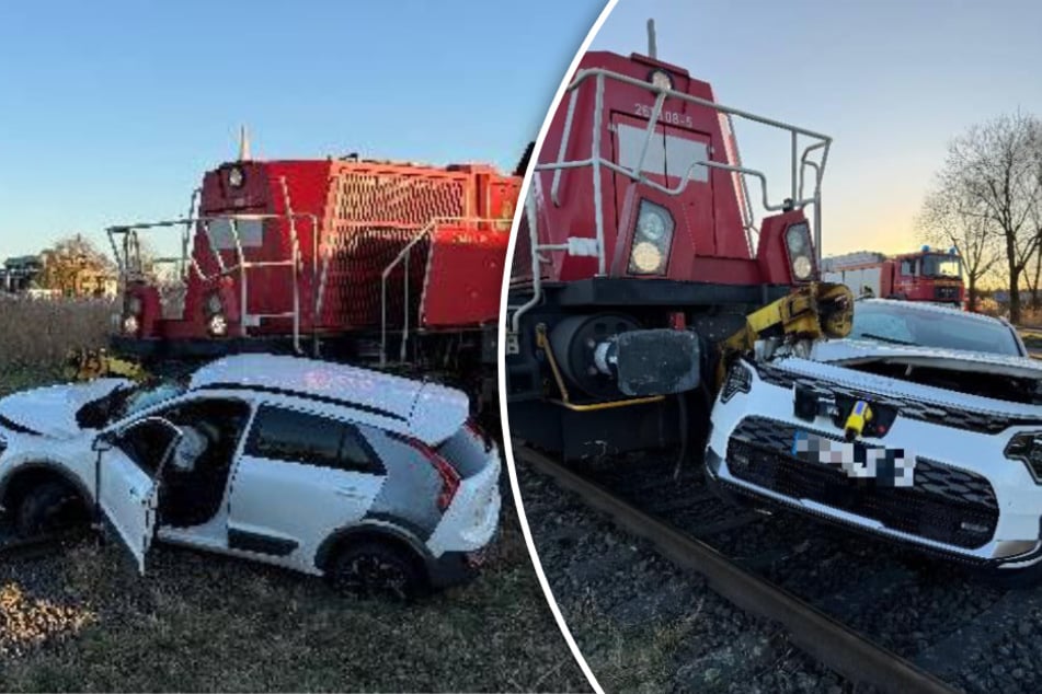 Güterzug erfasst Auto und schleift es 50 Meter mit! Mann schwer verletzt