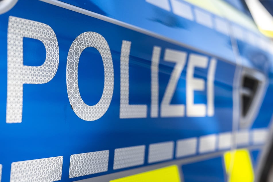 Das Kriminalkommissariat 15 der Kölner Polizei hat die Ermittlungen aufgenommen und sucht nach Zeugen. (Symbolbild)