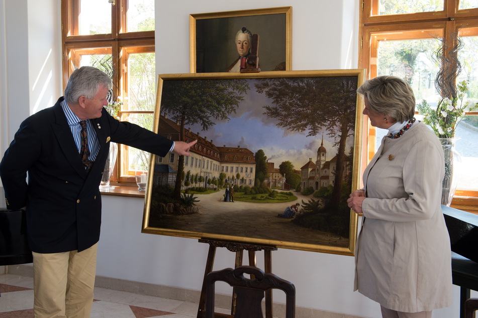 Georg Prinz zur Lippe (66) und seine Frau Alexandra (60) bestaunen Schloss Proschwitz in Öl.