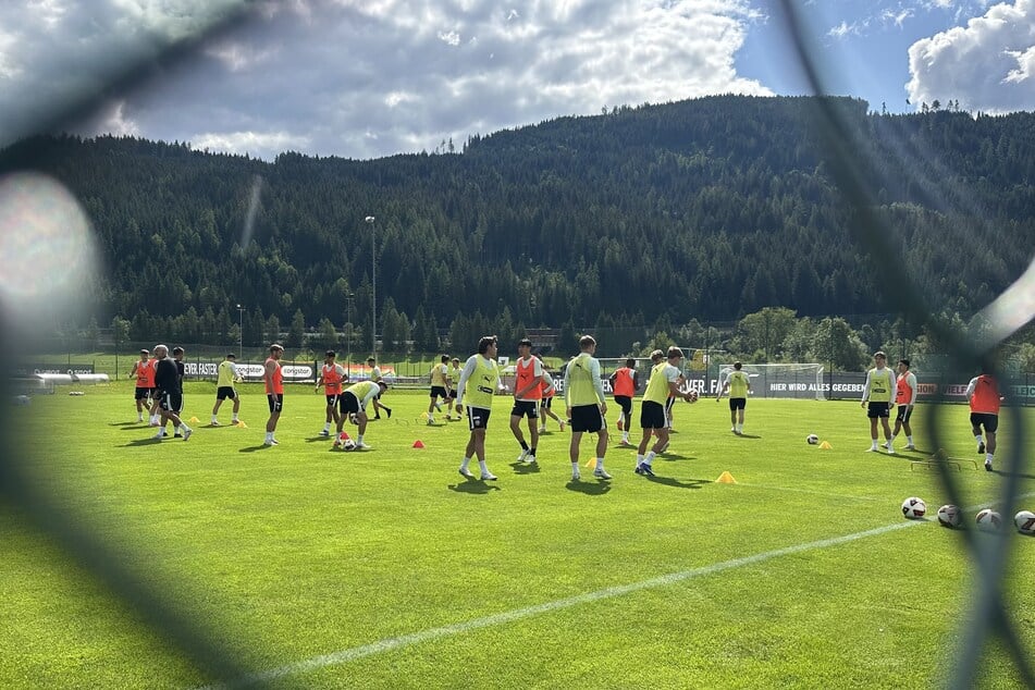 Die erste Trainingseinheit des Tages läuft.
