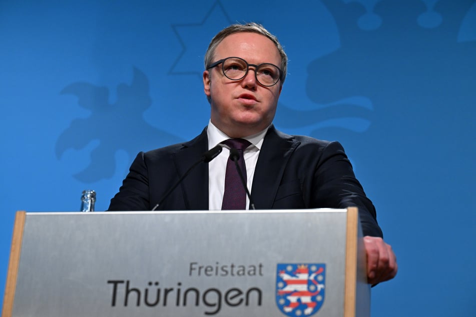 Thüringens Ministerpräsident Mario Voigt (47) erklärte, mit Volker Sklenar verliere der Freistaat eine prägende Persönlichkeit, einen geschätzten Politiker und nicht zuletzt einen viel geachteten Träger des Thüringer Verdienstordens. (Archivbild)