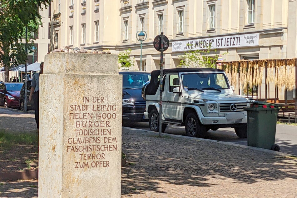 Dieser Gedenkstein dient als Mahnmal für die Ermordeten der Shoah im Leipziger Kolonnadenviertel.