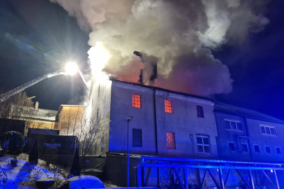 200 Feuerwehrleute kämpften gegen die Flammen.