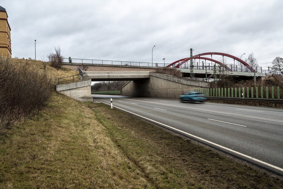 Die Polizei kontrollierte am Dienstag die Geschwindigkeiten von zahlreichen Fahrzeugen auf der S289 in Werdau.