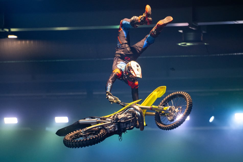 Freestyle-Motocross-Star Luc Ackermann (28) kehrt mit seiner Show nach Chemnitz zurück.