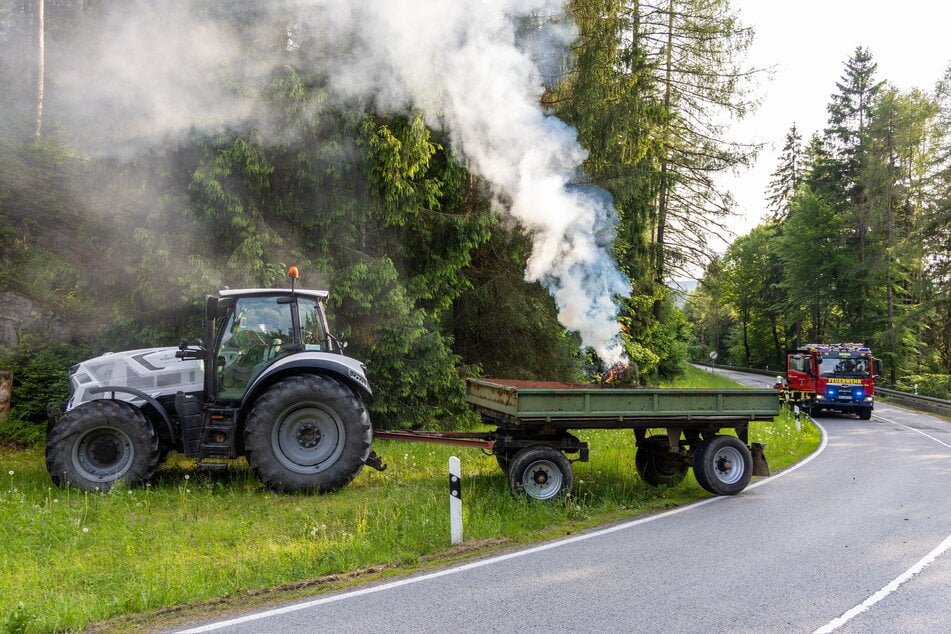 Auf der B283 bei Bockau probte die Feuerwehr für den Ernstfall.