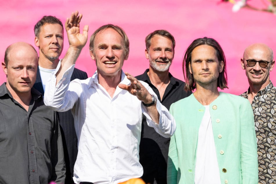 Nach über 40 Jahren begeistert die DDR-Band Keimzeit noch heute ihr Publikum.